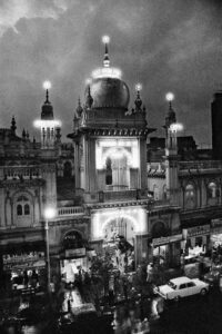 Pablo Bartholomew | Mosque in Pydhonie Area, Bombay | Circa 1979 | Archival pigment prints (Ed 2|10) | 24 x 16 Inches