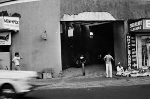 Pablo Bartholomew | Near Breach Candy, Bombay | Circa 1979 | Archival Pigment Print Ed:1|10 | 20 x 30 Inches